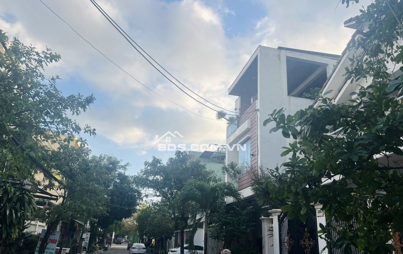 Cần bán nhà cấp 4 gác lững ĐỖ NHUẬN ngay trước cổng bến xe tt tp Đà Nẵng